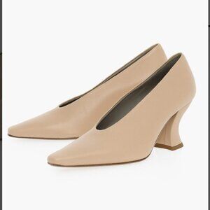 Brand new Bottega Veneta heels Lambskin ALMOND Pumps w/ dust bag! 9 US & 40 EU